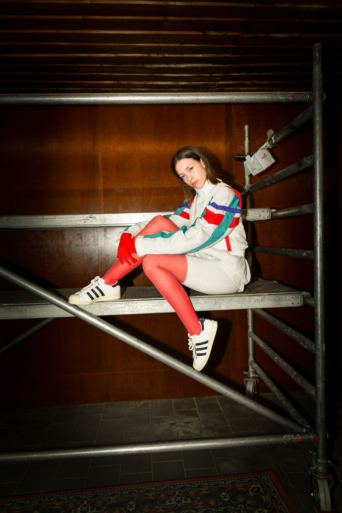 Prohlédněte si lookbook adidas Originals, který na Mercedes-Benz Prague Fashion Weeku vznikl...
