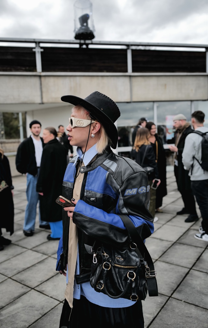 MBPFW, DEN PRVNÍ: Co oblékli návštěvníci pražského fashion weeku?
