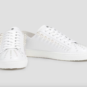 Tenisky s perlami, 4469 Kč, Stuart Weitzman, prodává theoutnet.com
Tenisky s perlami, 4469 Kč, Stuart Weitzman, prodává theoutnet.com