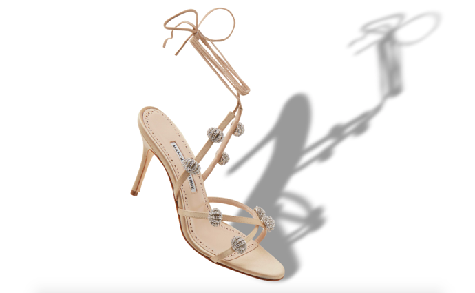  

Saténové sandály Elsaka, 34 700 Kč, Manolo Blahnik
