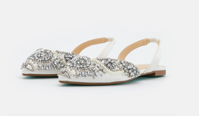  

Baleríny s otevřenou patou, 3410 Kč, Blue by Betsey Johnson, prodává Zalando.cz

