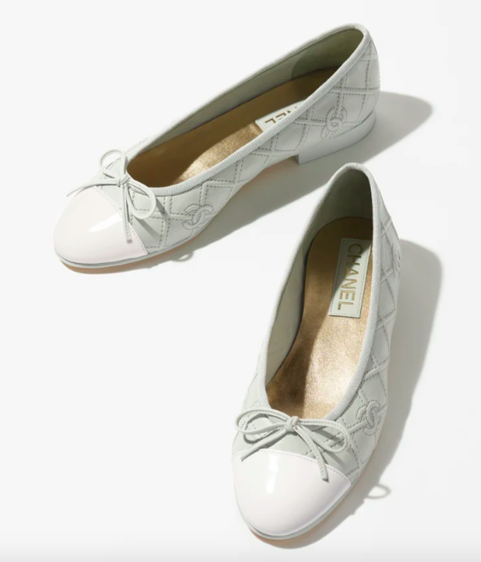  

Baleríny z jehněčí kůže, 23 600 Kč, Chanel
