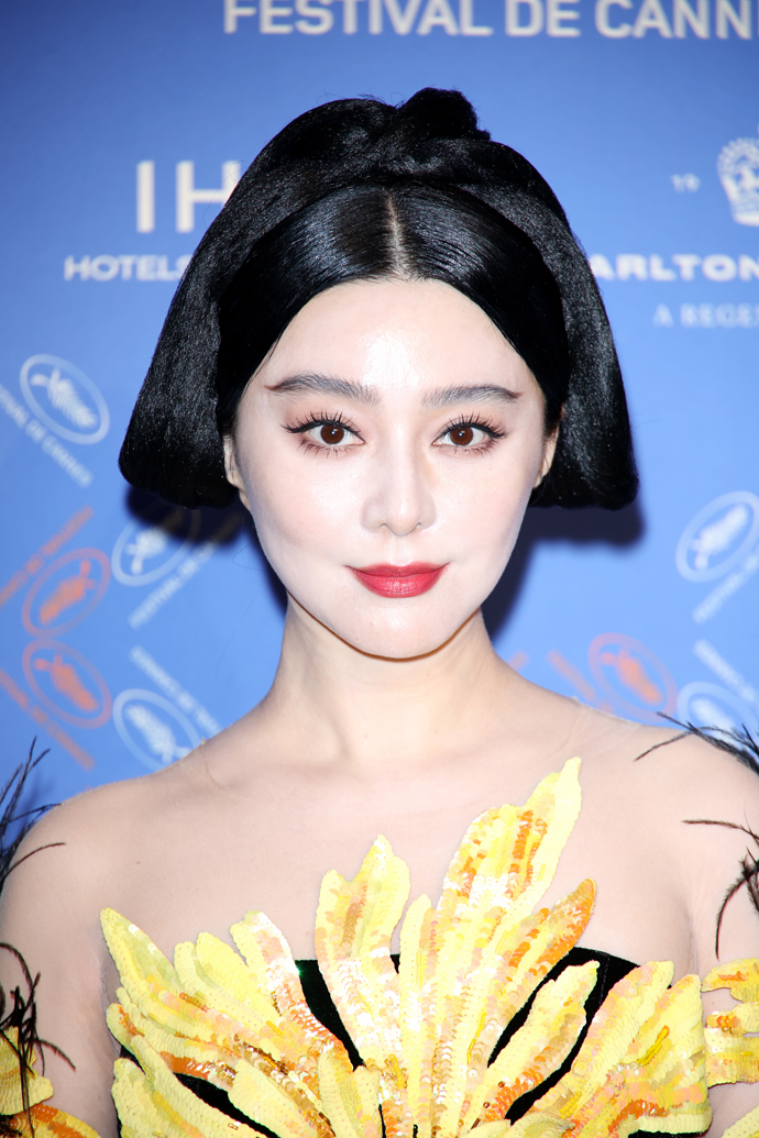  

Fan Bingbing  na 76. filmovém festivalu v Cannes 
