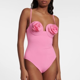 Plavky Magda Butrym, 410 EUR, prodává Mytheresa
Plavky Magda Butrym, 410 EUR, prodává Mytheresa