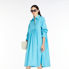  

Oversized šaty z bavlny a popelínu, 15 400 Kč, Max Mara
