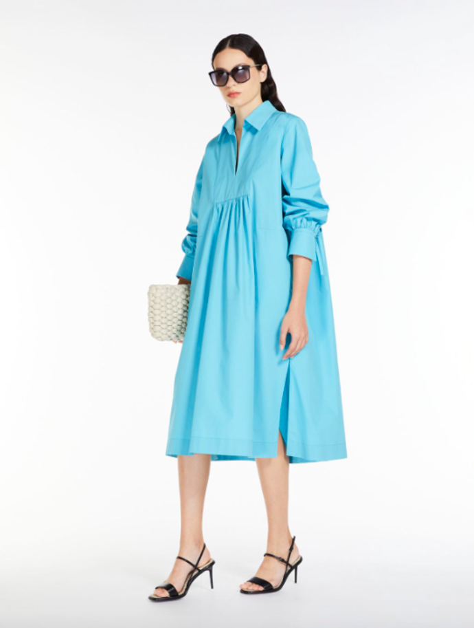  

Oversized šaty z bavlny a popelínu, 15 400 Kč, Max Mara
