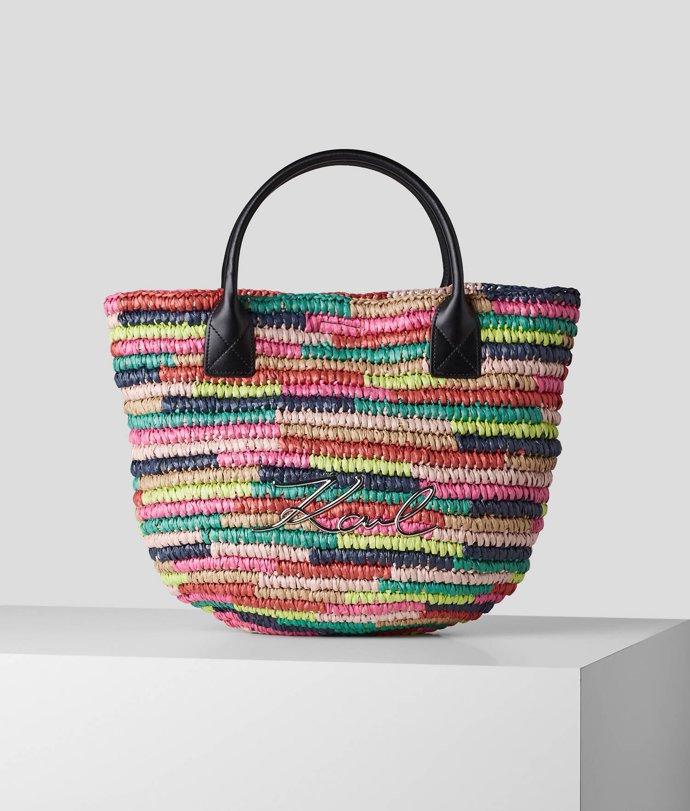  

Plážová taška K/Signature Large Beach Basket Bag, 4503 Kč, Karl Lagerfeld
