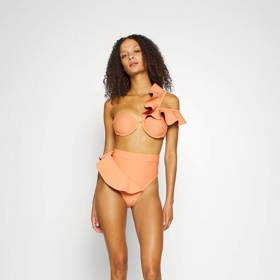 Bikini, Andrea Iyamah, prodává Zalando
Bikini, Andrea Iyamah, prodává Zalando