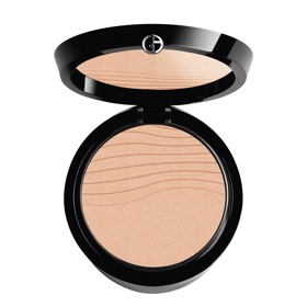 Pudr Luminous Silk Glow, Fusion Powder, GIORGIO ARMANI, EXKLUZIVNĚ V DOUGLAS, 1789 KČ
