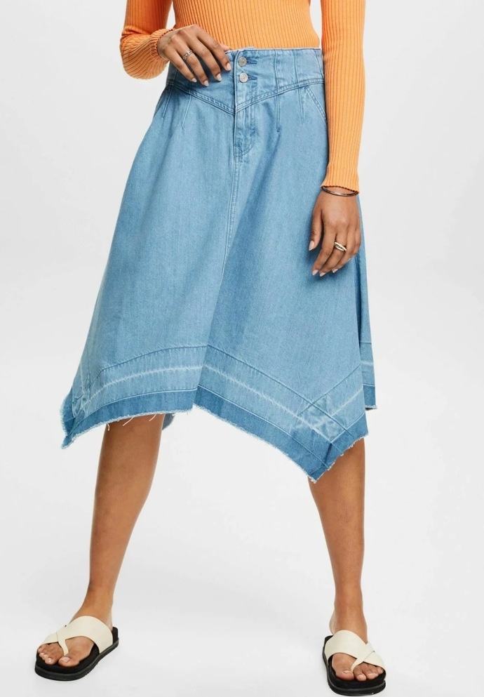 Sukně Esprit, 2 999,-, prodává Zalando
