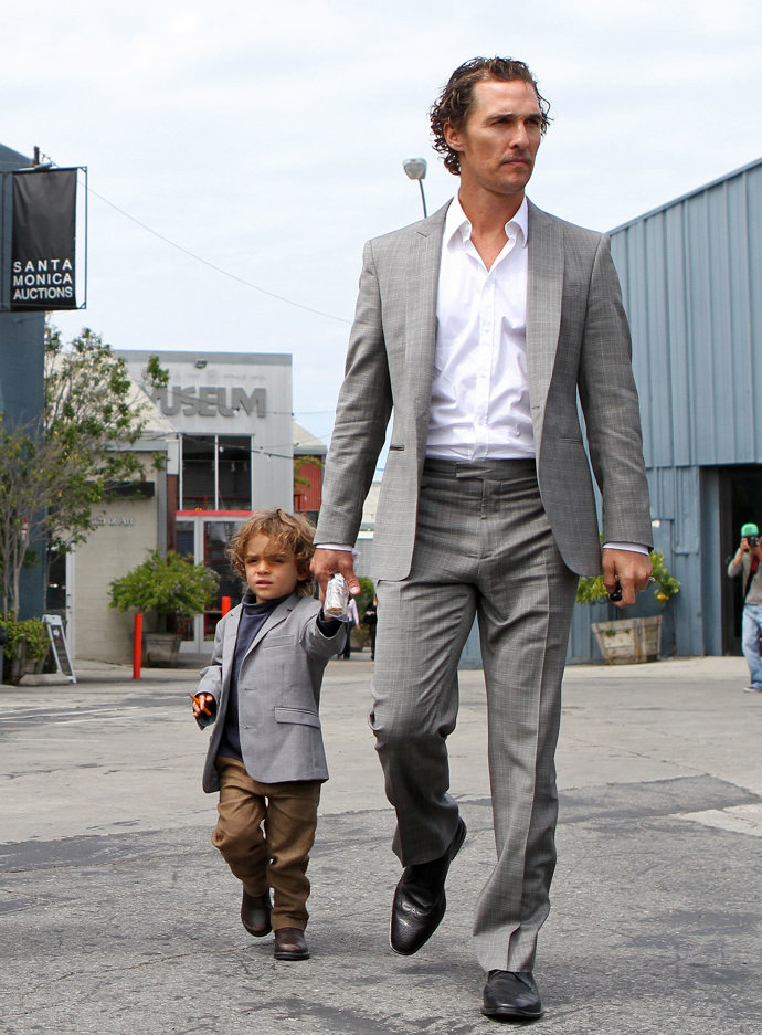  

Matthew McConaughey se synem Levim. 
