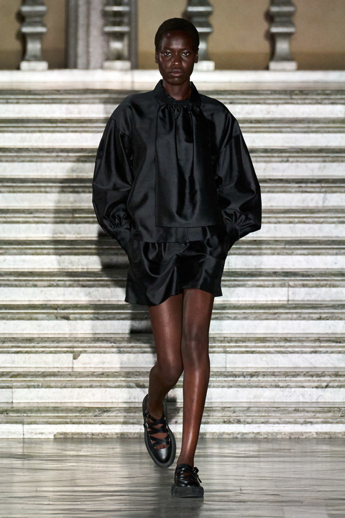 Prohlédněte si kolekci Max Mara Resort 2024...
