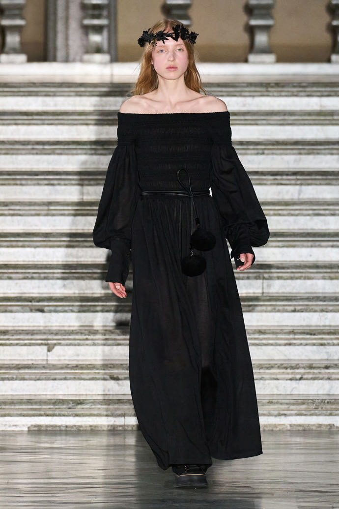 Prohlédněte si kolekci Max Mara Resort 2024...
