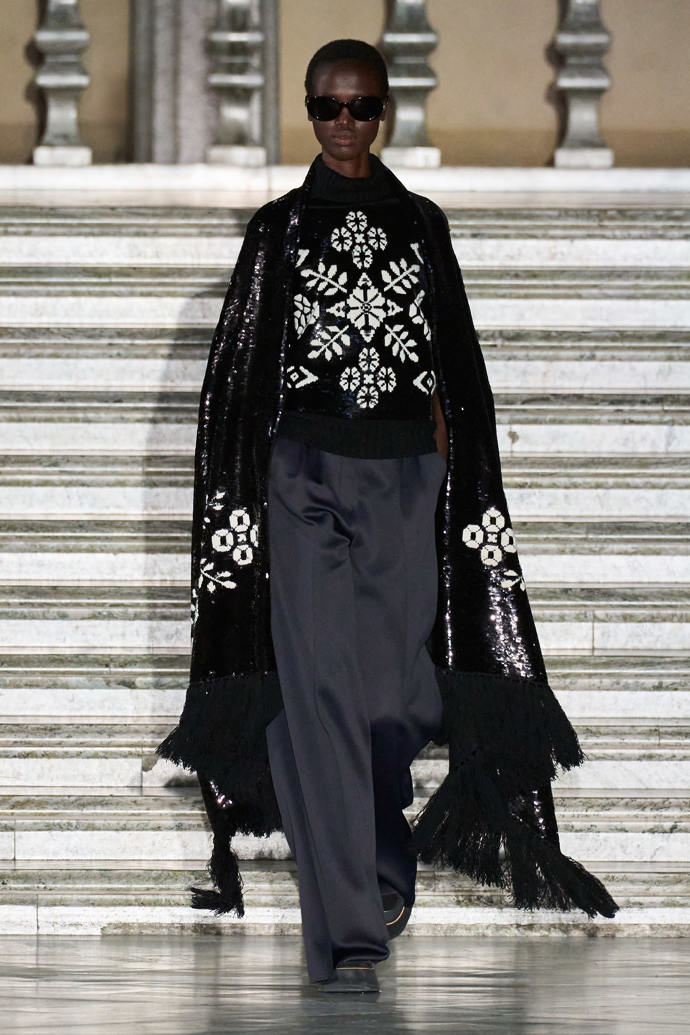 Prohlédněte si kolekci Max Mara Resort 2024...
