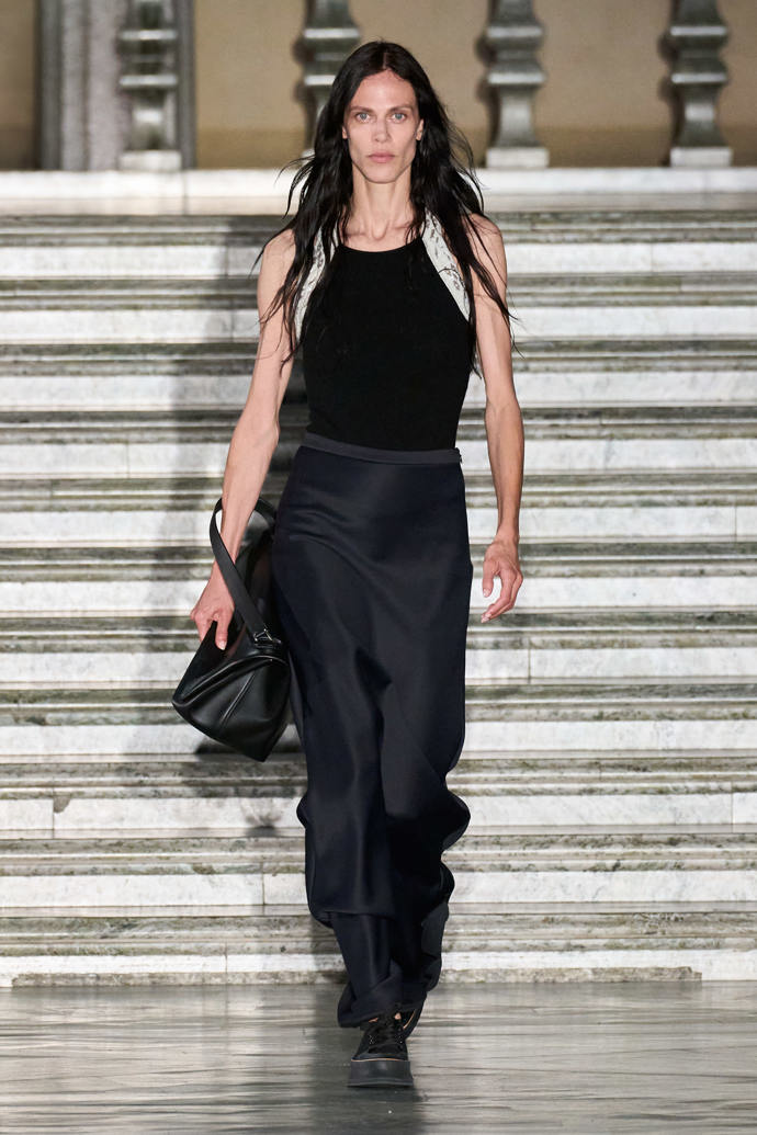 Prohlédněte si kolekci Max Mara Resort 2024...
