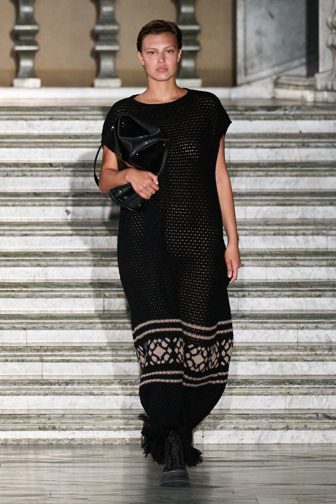 Prohlédněte si kolekci Max Mara Resort 2024...
