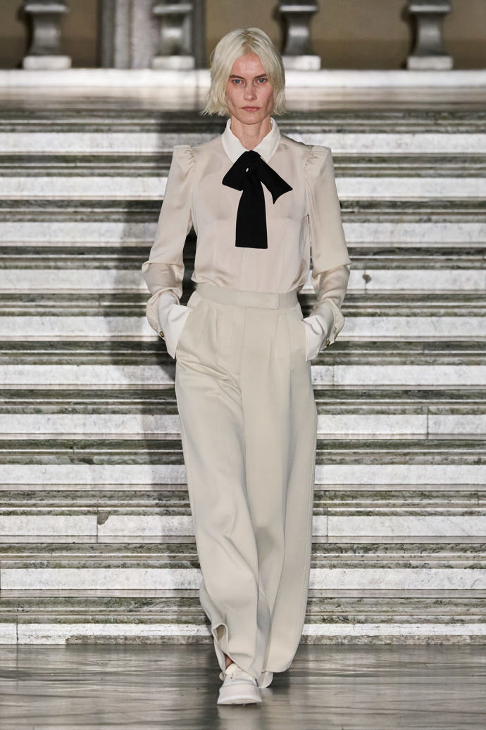 Prohlédněte si kolekci Max Mara Resort 2024...
