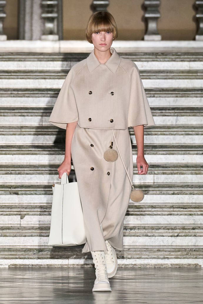 Prohlédněte si kolekci Max Mara Resort 2024...
