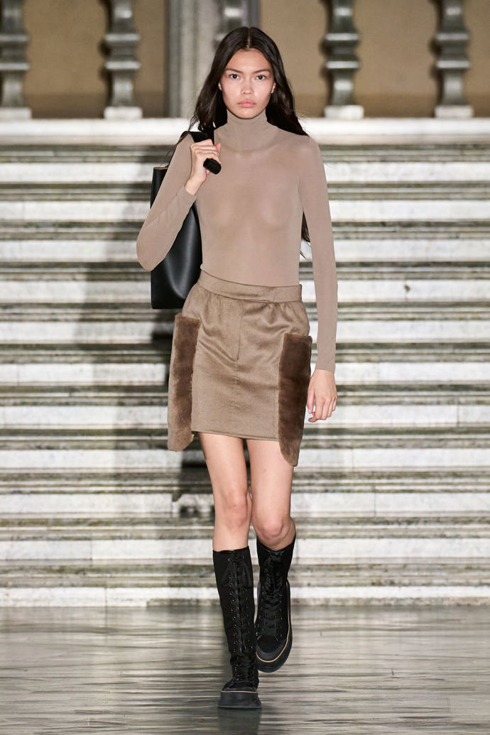 Prohlédněte si kolekci Max Mara Resort 2024...
