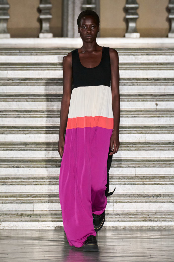 Prohlédněte si kolekci Max Mara Resort 2024...
