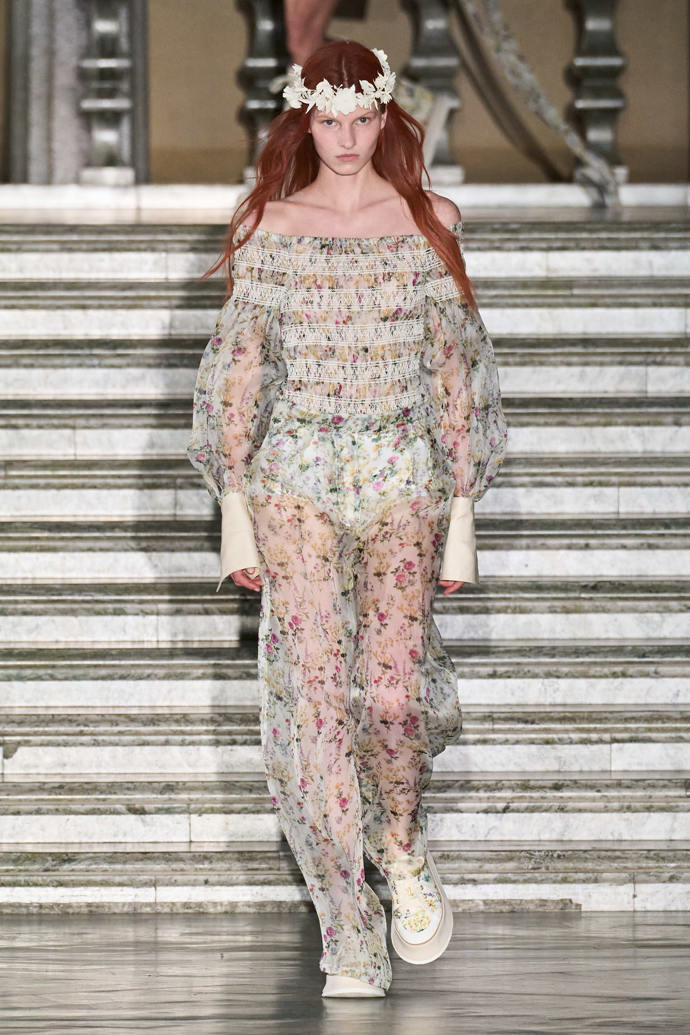 Prohlédněte si kolekci Max Mara Resort 2024...
