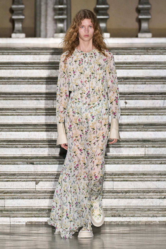 Prohlédněte si kolekci Max Mara Resort 2024...
