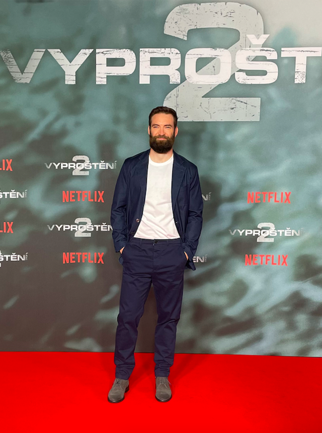  

Režisér filmu Vyproštění 2 Sam Hargrave na premiéře v Česku 
