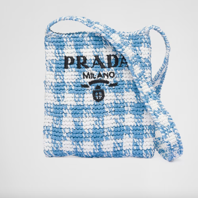  

Plážová taška Crochet bag, 41 000 Kč, Prada
