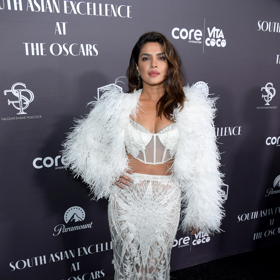 Herečka a Miss World 2000 Priyanka Chopra Jones
Herečka a Miss World 2000 Priyanka Chopra Jones