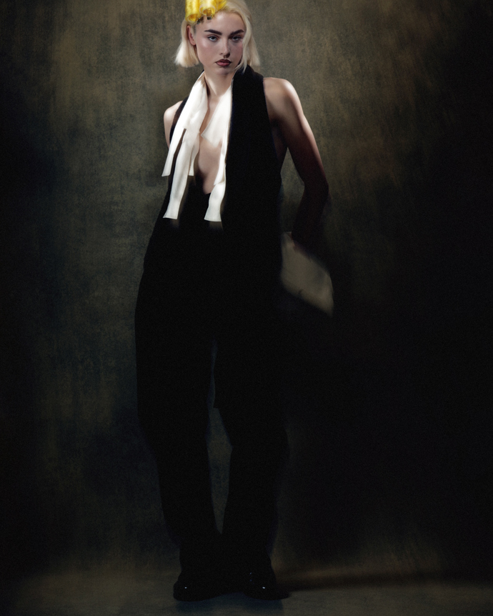  

Foto: Samuel Alexander Petráš @samuel_alex__

Creative direction and styling: Tomáš Němec @tomas_nemec

Make-up a vlasy: @philnoiraude

Modelka: Zuzana Müller @zuzoolog

Agentura: @exitmodelmanagement

Casting a booking: Marcela Očenášova @saint.marceline 
