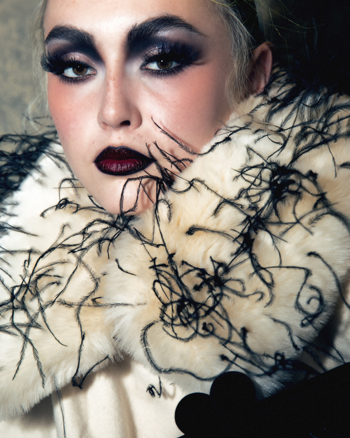  

Foto: Samuel Alexander Petráš @samuel_alex__

Creative direction and styling: Tomáš Němec @tomas_nemec

Make-up a vlasy: @philnoiraude

Modelka: Zuzana Müller @zuzoolog

Agentura: @exitmodelmanagement

Casting a booking: Marcela Očenášova @saint.marceline 
