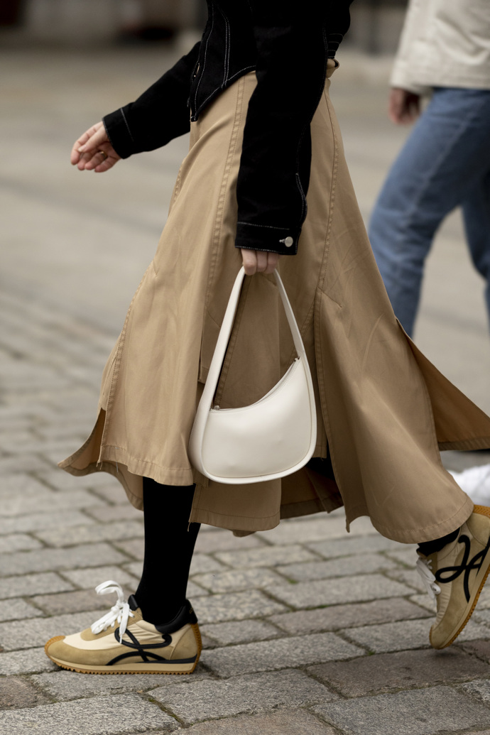  

Sportovní boty ke skutečně každému outfitu. Jak je kombinovat?

