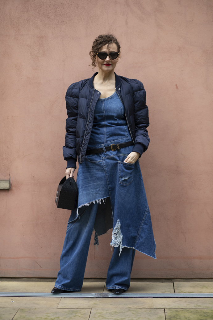  

How to style it: Denimové kalhoty
