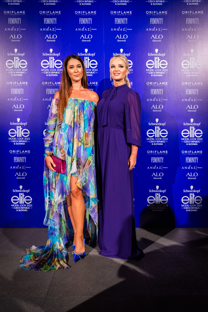  

Zuzana Augustin Poláčková a Monika Babišová během finálového večera Schwarzkopf Elite Model Look 2023
