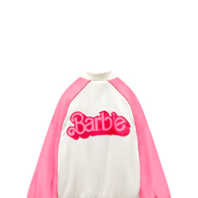 Oboustranný bomber Barbie, Zara, 2599 Kč
Oboustranný bomber Barbie, Zara, 2599 Kč