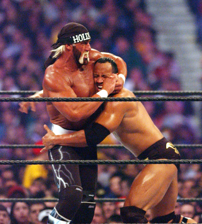  

Celebrity při sportu. Dwayne Johnsson se vypracoval mezi wrestlerskou elitu. 
