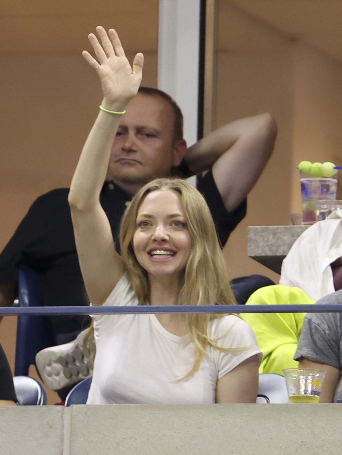  

Celebrity při sportu. Amanda Seyfried zbožňuje tenis. 
