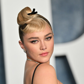  

Účes ve stylu Audreycore. Florence Pugh předvedla vysoký culík s ofinou poskládanou do čela. 
