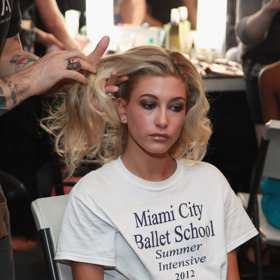 Celebrity při sportu. Křehká Hailey Bieber bývala baletkou.
Celebrity při sportu. Křehká Hailey Bieber bývala baletkou.