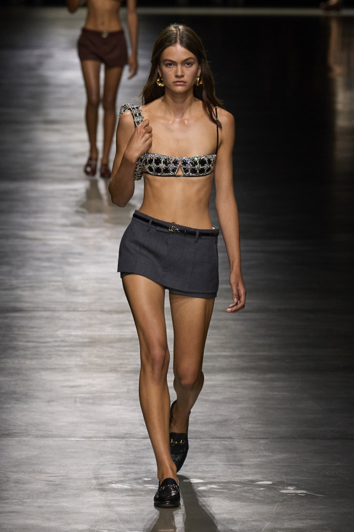Prohlédněte si kolekci Gucci Spring Summer 2024...
Prohlédněte si kolekci Gucci Spring Summer 2024...