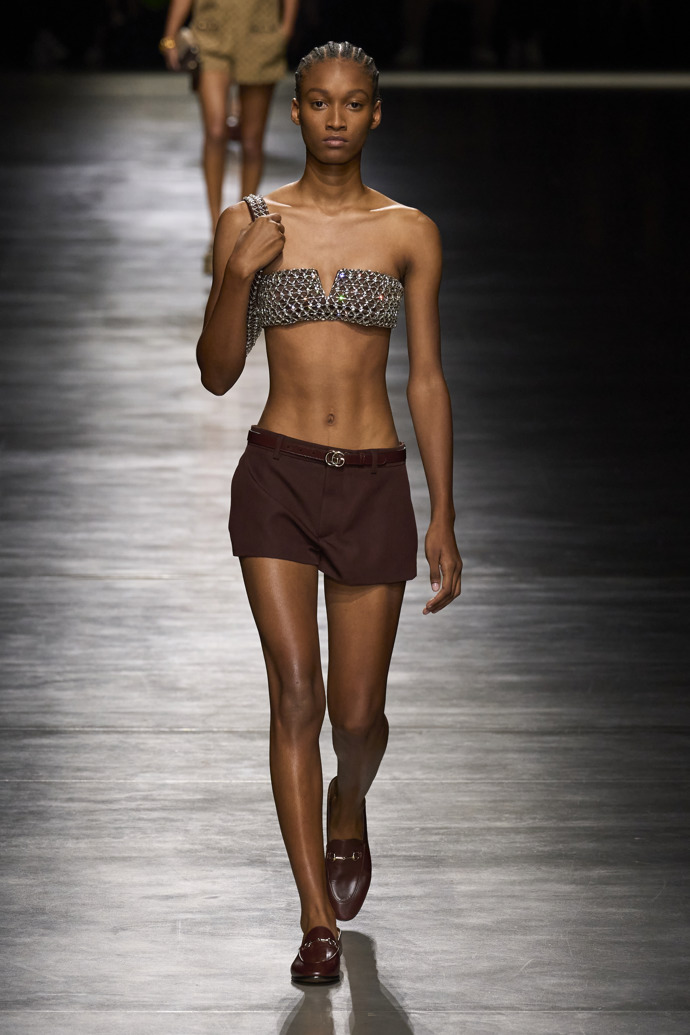 Prohlédněte si kolekci Gucci Spring Summer 2024...
Prohlédněte si kolekci Gucci Spring Summer 2024...