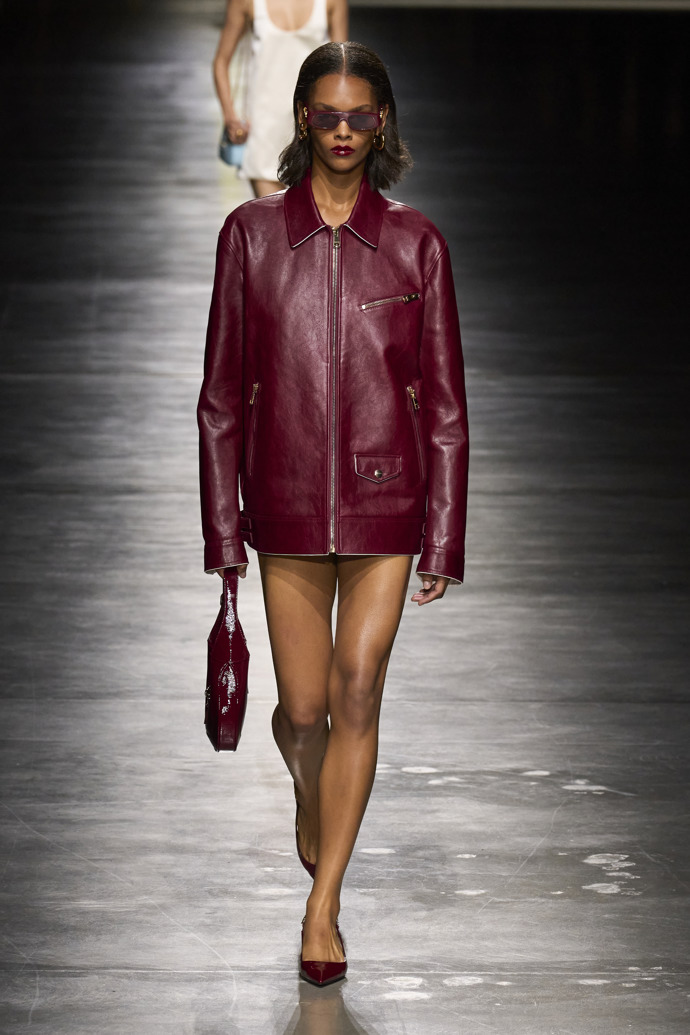 Prohlédněte si kolekci Gucci Spring Summer 2024...
Prohlédněte si kolekci Gucci Spring Summer 2024...