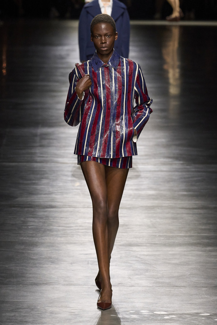 Prohlédněte si kolekci Gucci Spring Summer 2024...
Prohlédněte si kolekci Gucci Spring Summer 2024...