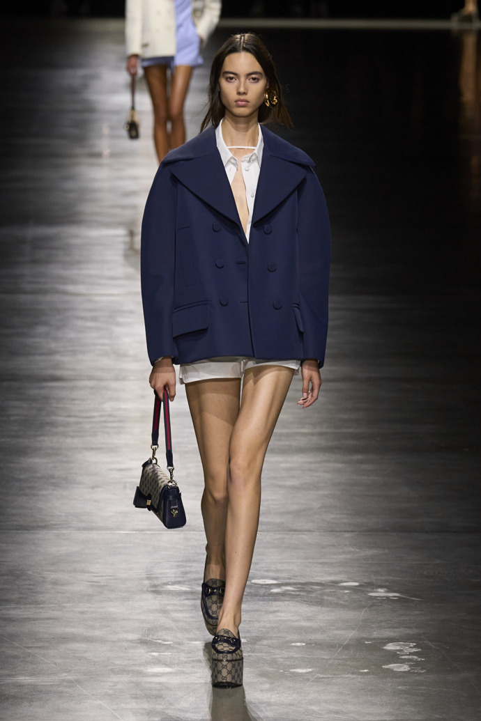Prohlédněte si kolekci Gucci Spring Summer 2024...
Prohlédněte si kolekci Gucci Spring Summer 2024...