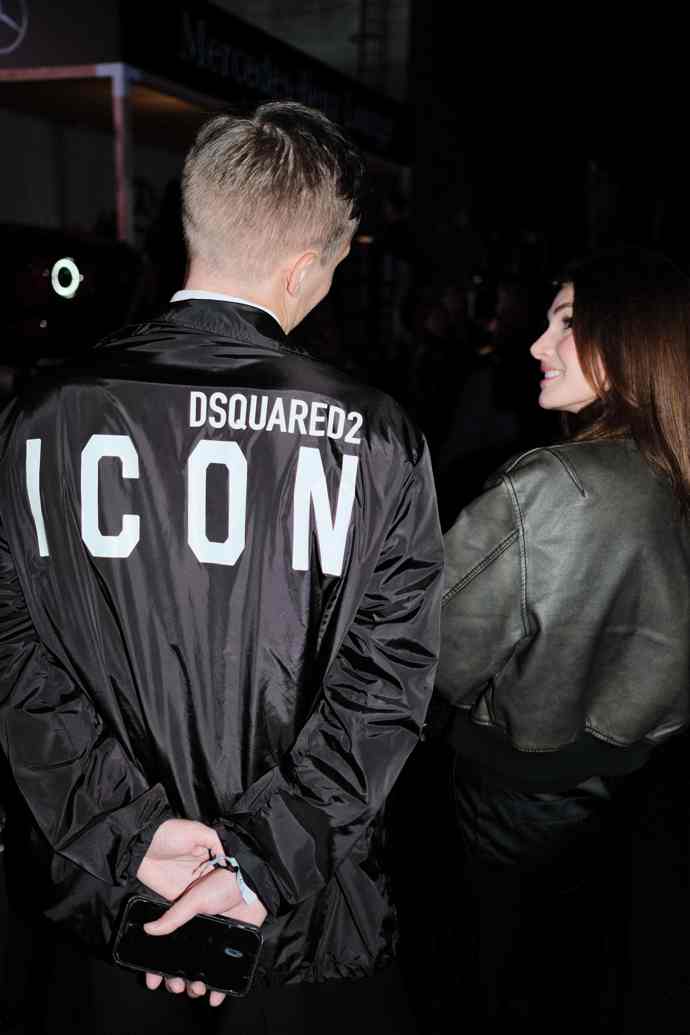  

Prohlédněte si ten nejlepší streetstyle z ulic Mercedes-Benz Prague Fashion Weeku...
