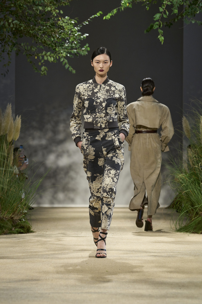  

Prohlédněte si kolekci Max Mara Spring Summer 2024...
