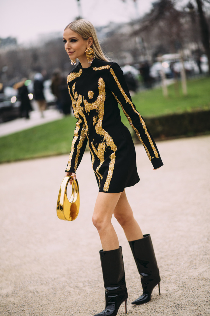  

How to style it: Jak nosit minišaty sedm dní v týdnu a pokaždé jinak?
