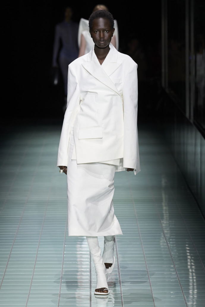 Prohlédněte si kolekci Sportmax Spring Summer 2024...
Prohlédněte si kolekci Sportmax Spring Summer 2024...