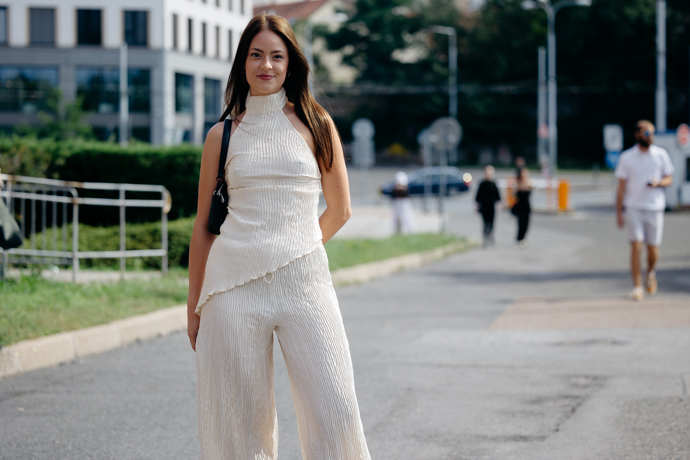  

Prohlédněte si nejlepší streetstyle z ulic Mercedes-Benz Prague Fashion Weeku...
