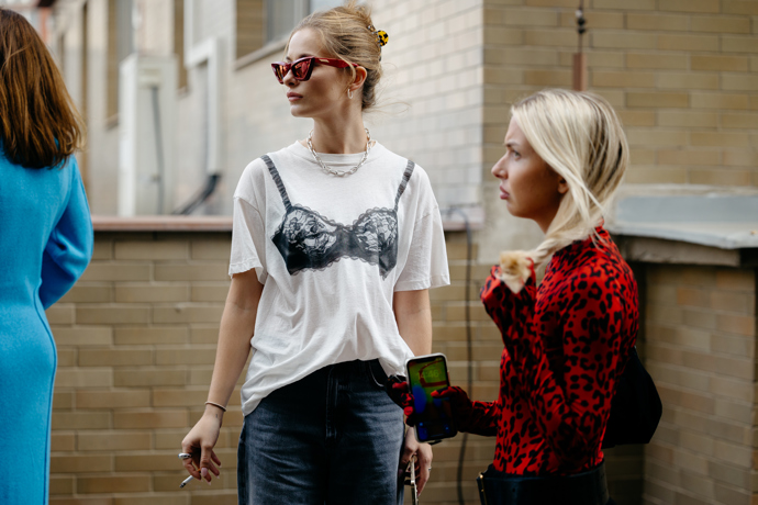  

Prohlédněte si nejlepší streetstyle z ulic Mercedes-Benz Prague Fashion Weeku...
